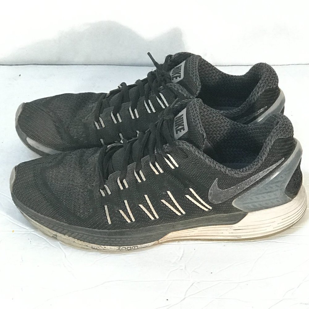 Nike Silver Black Sneakers Athletic Sports Basketball Shoes